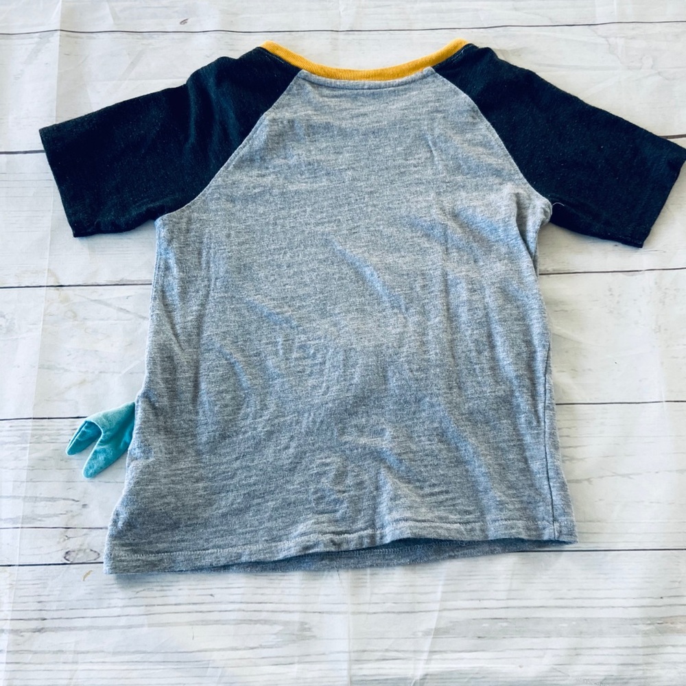 💔SOLD💔Shark Raglan Tee - Picture 5 of 5